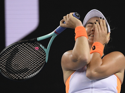 Čiernohorská tenistka Danka Koviničová po výhre nad Emmou Raducanuovou postúpila do 3. kola Australian Open