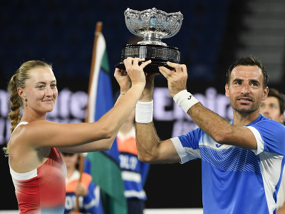 Chorvátsky tenista Ivan Dodig s Francúzkou Kristinou Mladenovičovou sa stali víťazmi miešanej štvorhry na Australian Open