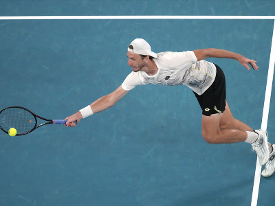 Lukáš Klein odvracia úder v 2. kole Australian Open
