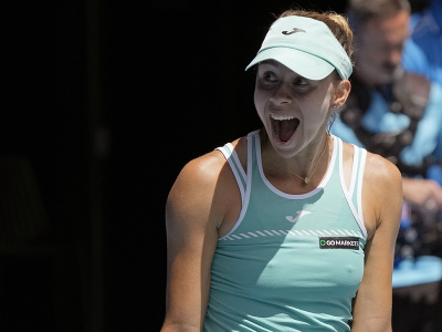 Magda Linettová sa raduje z postupu do semifinále Australian Open