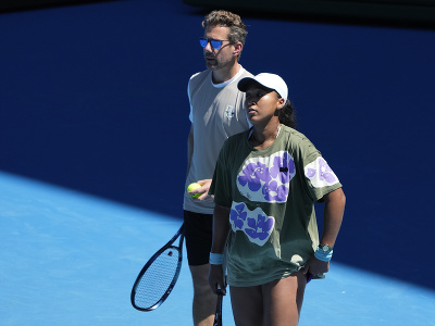 Japonská tenistka Naomi Osaková a jej tréner Wim Fissette