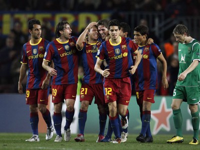 Hráči Barcelony valcujú súperov