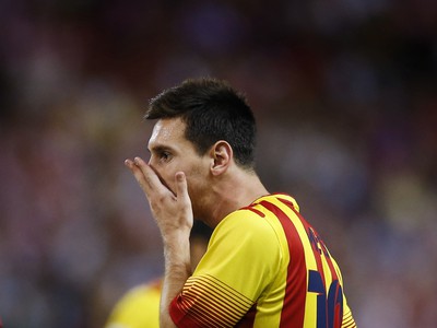 Messi sa v prvom finále Superpoháru zranil