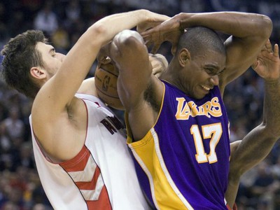 Bargnani z Toronta bojuje