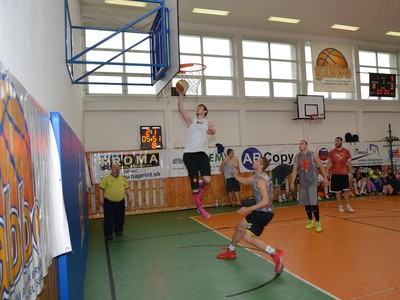 Seneckú zastávku 3x3 Basket