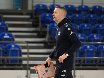 Na snímke tréner slovenskej basketbalovej reprezentácie Juraj Suja