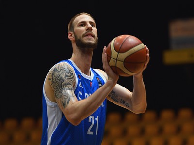 Na snímke Viktor Juríček (Slovensko) v prípravnom zápase v basketbale mužov Slovensko - Írsko