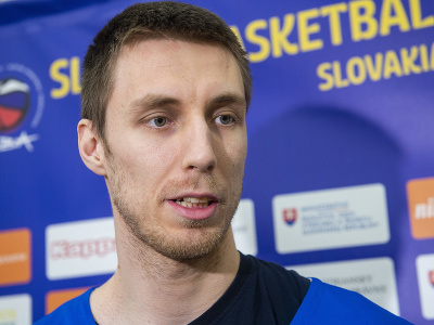 Na snímke reprezentant SR v basketbale Vladimír Brodziansky počas mediálneho brífingu pred kvalifikáciou majstrovstiev Európy 22. februára 2022 v Bratislave