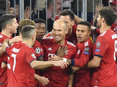 Hráči Bayernu oslavujú gól