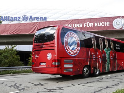 Futbalisti Bayernu sa v pondelok vrátili do Mníchova