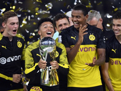 Sancho gólom a asistenciou zariadil triumf Dortmundu v Superpohári