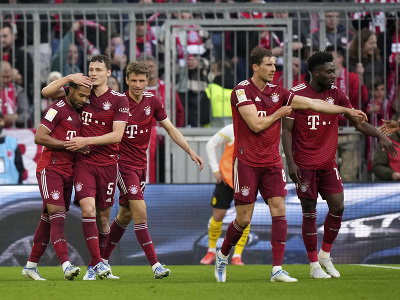 Hráči Bayernu Mníchov oslavujú gól