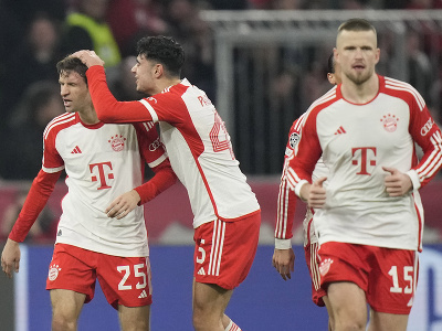 Hráči Bayernu sa radujú z gólu
