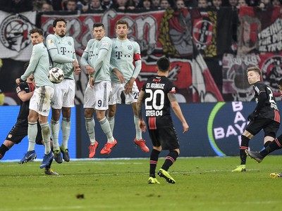 Leon Bailey strieľa prvý gól Leverkusenu