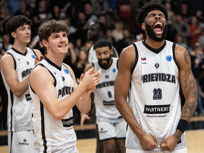 Basketbalisti Prievidze v popredí