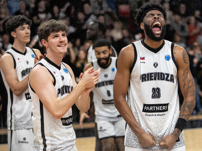 Basketbalisti Prievidze v popredí