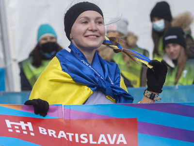 Víťazka polmaratónu v kategórii žien Ukrajinka Maria Radková v  cieli 17. ročníka ČSOB Bratislava marathon