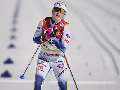Ebba Anderssonová sa raduje v cieli z triumfu
