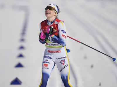 Ebba Anderssonová sa raduje v cieli z triumfu