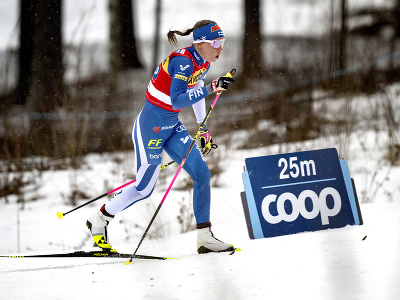 Fínska bežkyňa na lyžiach Kerttu Niskanenová v piatkových pretekoch na 10 km klasicky s intervalovým štartom na podujatí Svetového pohára 