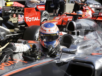 Z pole position v Belgicku odštartuje Jenson Button