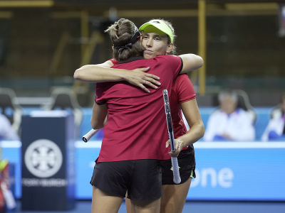 Belgické tenistky Elise Mertensová a Kirsten Flipkensová