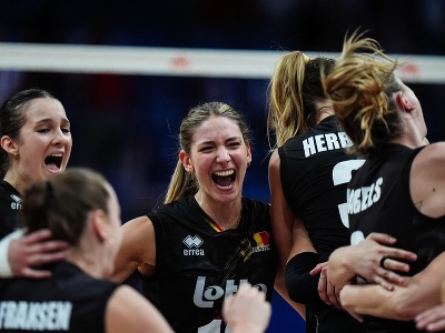 Víťazné oslavy volejbalistiek Belgicka