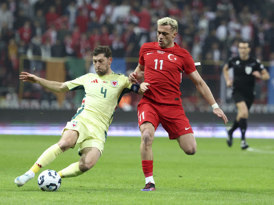 Ben Davies (vľavo) a