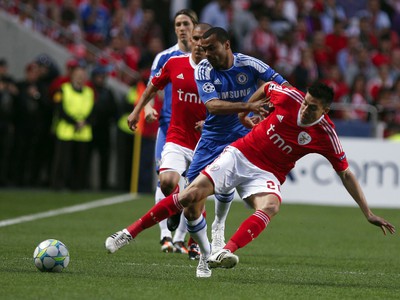 Ashley Cole a Nico Gaitan