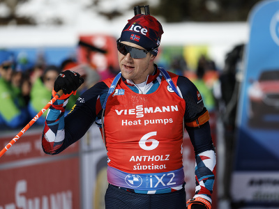 Nórsky biatlonista Vetle Sjaastad Christiansen triumfoval v pretekoch s hromadným štartom na 15 km na podujatí 6. kola Svetového pohára v talianskej Anterselve