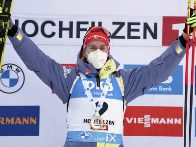 Nemecký biatlonista Johannes Kühn prekvapujúco triumfoval v piatkovom šprinte 3. kola Svetového pohára v rakúskom Hochfilzene