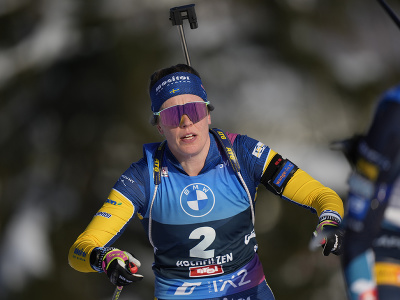 Švédska biatlonistka Elvira Öbergová počas stíhacích pretekov v rakúskom Hochfilzene