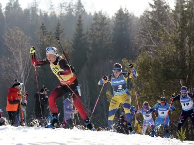 Slovenka Paulína Fialková (30) v pretekoch s hromadným štartom Svetového pohára biatlonistiek v estónskom stredisku Otepää