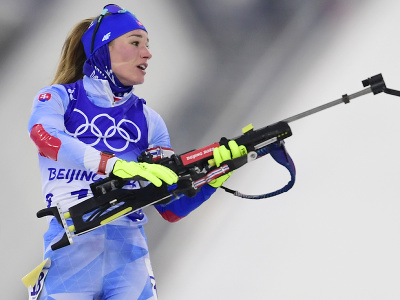 Na snímke posledný výstrel v stoji, po ktorom netrafila terč slovenská biatlonistka Paulína Fialková v šprinte žien na 7,5 km na zimných olympijských hrách ZOH 2022 v Pekingu
