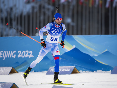 Na snímke slovenský biatlonista Šimon Bartko počas vytrvalostných pretekov mužov na 20 km na zimných olympijských hrách ZOH 2022 v Pekingu