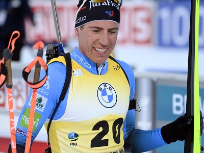 Francúzsky biatlonista Quentin Fillon Maillet zvíťazil v sobotných rýchlostných pretekoch na 10 km na podujatí Svetového pohára vo fínskom Kontiolahti. 