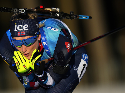 Nórska  biatlonistka Marte Olsbuová Röiselandová na trati počas šprintu žien na 7,5 km v rámci 7. kola Svetového pohára v Novom Měste na Morave