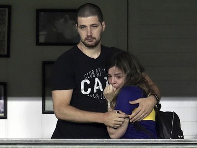 Dcéra zosnulého Diega Maradonu Dalma v lóži na štadióne Boca Juniors
