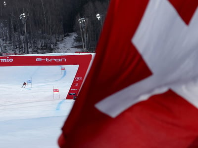 Švajčiarsky lyžiar Marco Odermatt prichádza do cieľa pretekov super-G mužov vo Svetovom pohári v alpskom lyžovaní v talianskom stredisku Bormio 