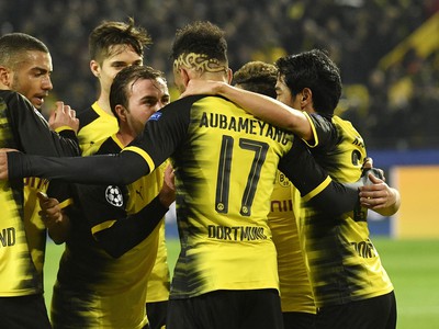 Hráči Dortmundu oslavujú gól