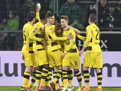 Hráči Dortmundu sa radujú z gólu