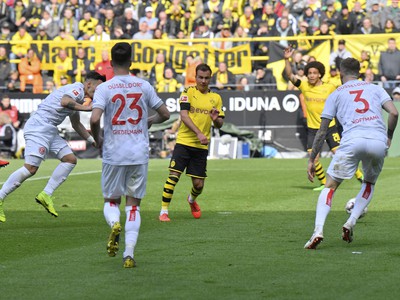 Borussia Dortmund stále živí nádej na titul, ale nemá to vo svojich rukách