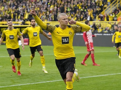 Erling Haaland oslavuje svoj gól
