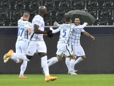 Hráči Interu oslavujú strelený gól