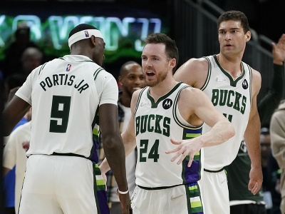 Milwaukee si doma pripísalo tesnú výhru nad Celtics