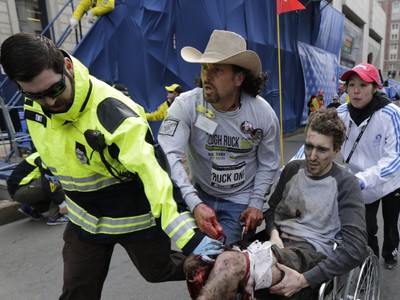 Bombový útok v Bostone si vyžiadal tri obete a viac ako 260 zranených 