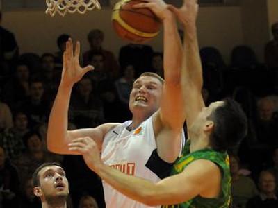Nitran Tomek v súboji