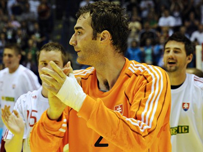 Brankár Richard Štochl zo Slovenska sa teší z víťazstva