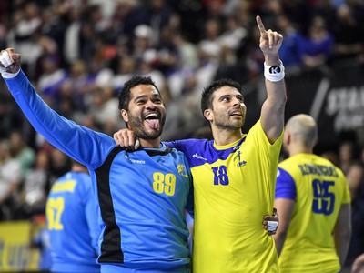 Hráči Brazílie oslavujú veľkolepé víťazstvo