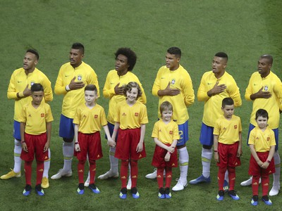 Brazílčania počas národnej hymny